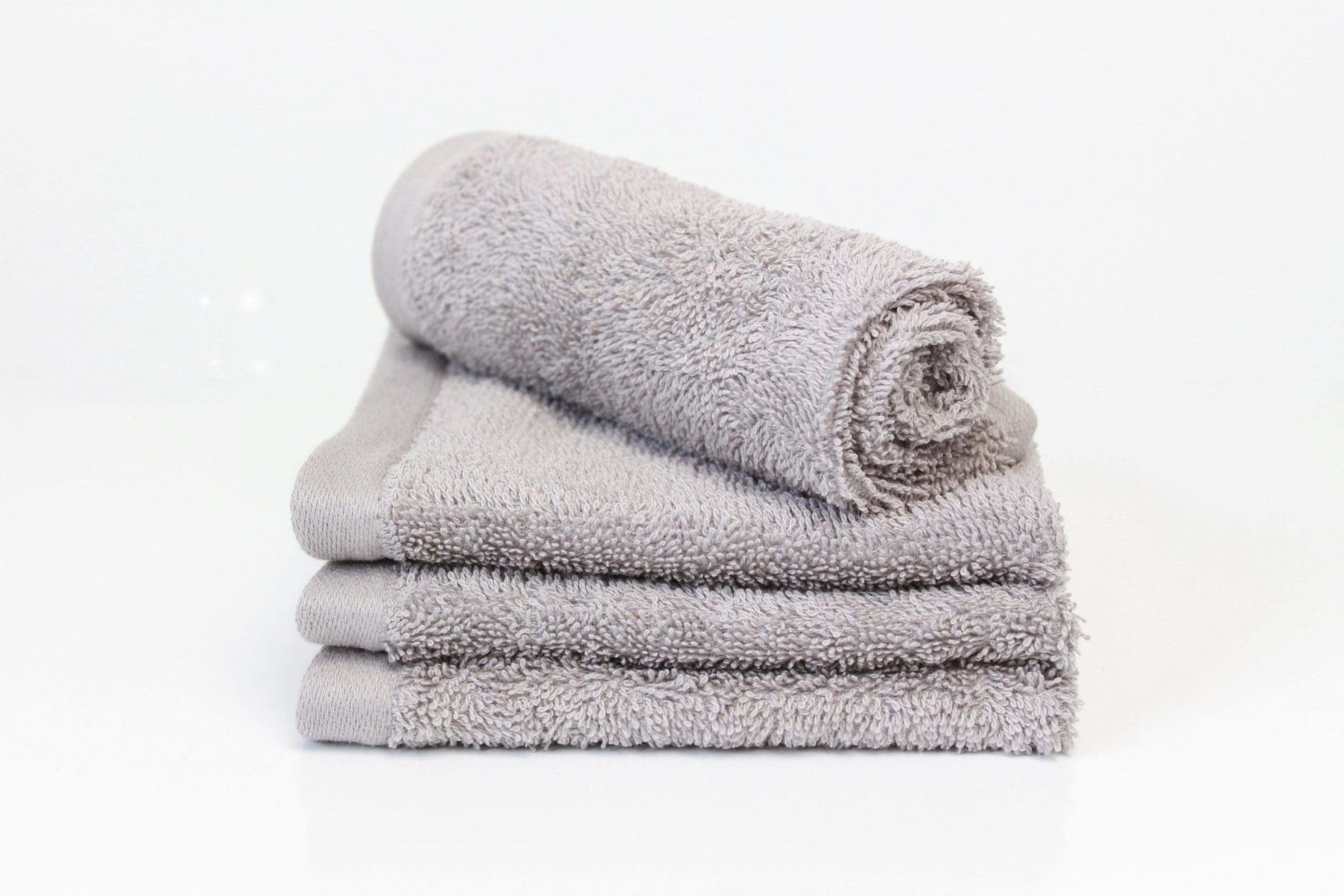 SUSTAINABLE living FACE FLANNELS IN DOVE GREY SILVER